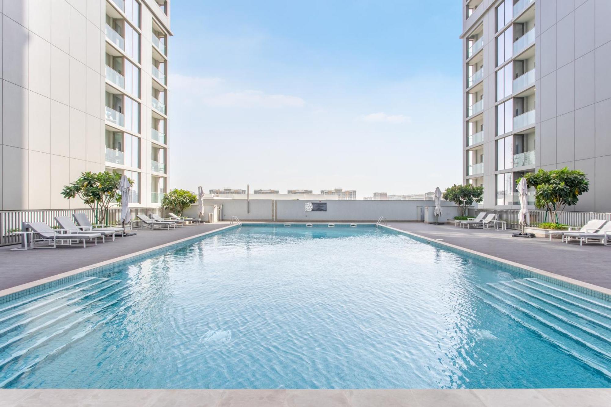 STAY Stunning 1 Bedroom Holiday Home Near Burj Khalifa Dubai Exteriör bild