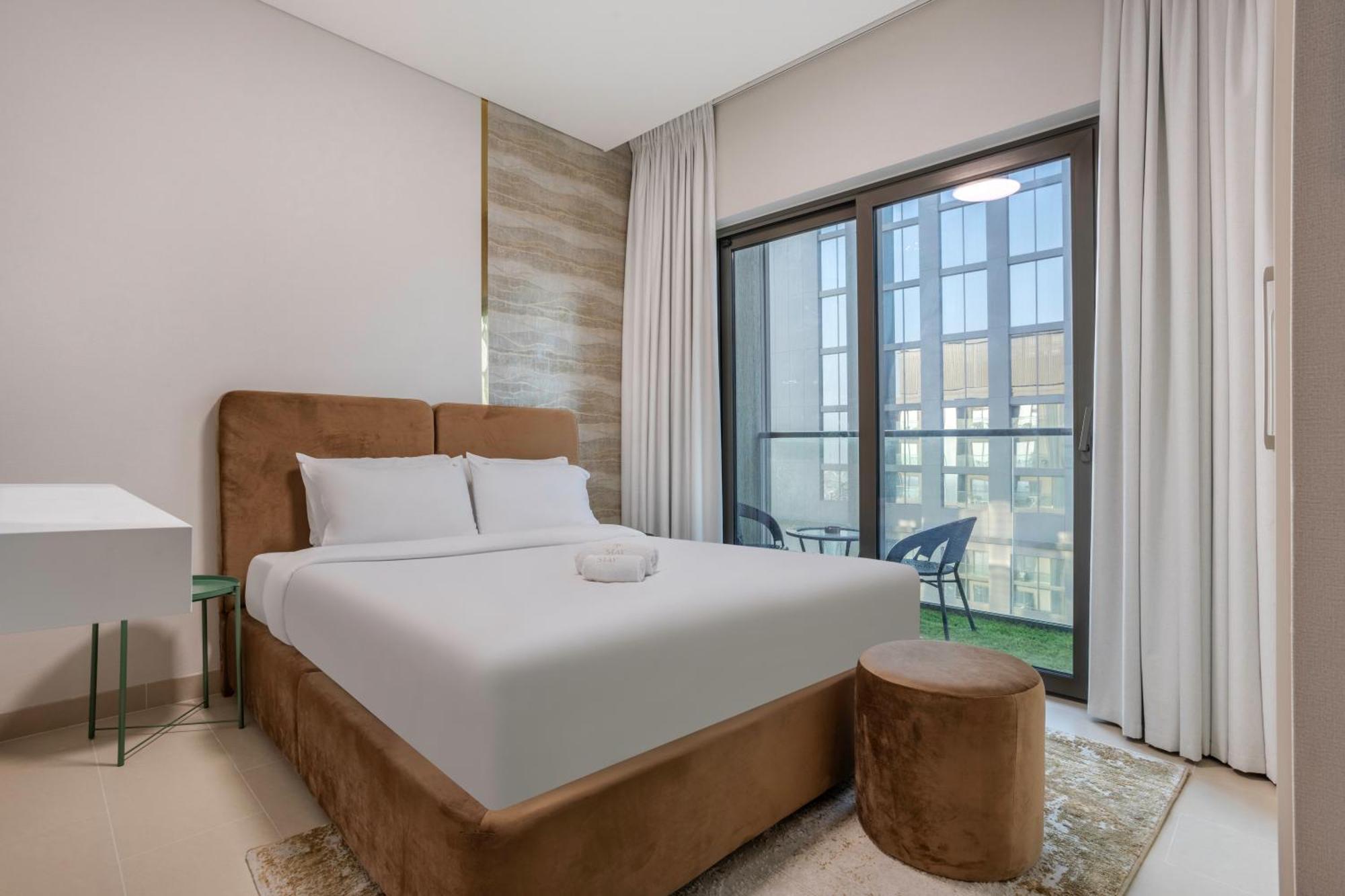 STAY Stunning 1 Bedroom Holiday Home Near Burj Khalifa Dubai Exteriör bild