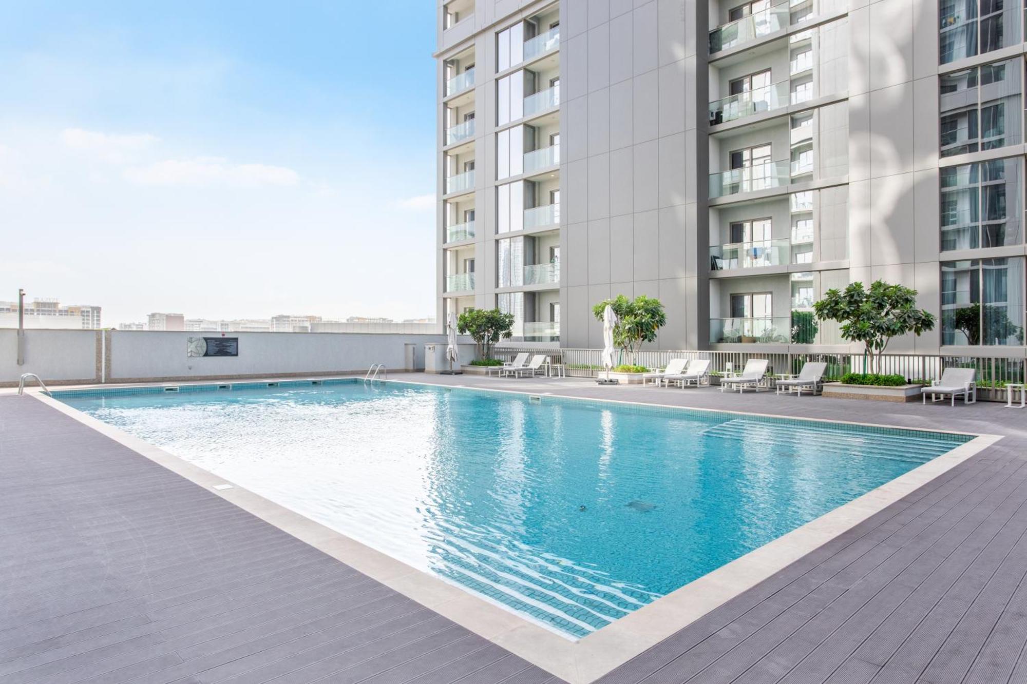STAY Stunning 1 Bedroom Holiday Home Near Burj Khalifa Dubai Exteriör bild