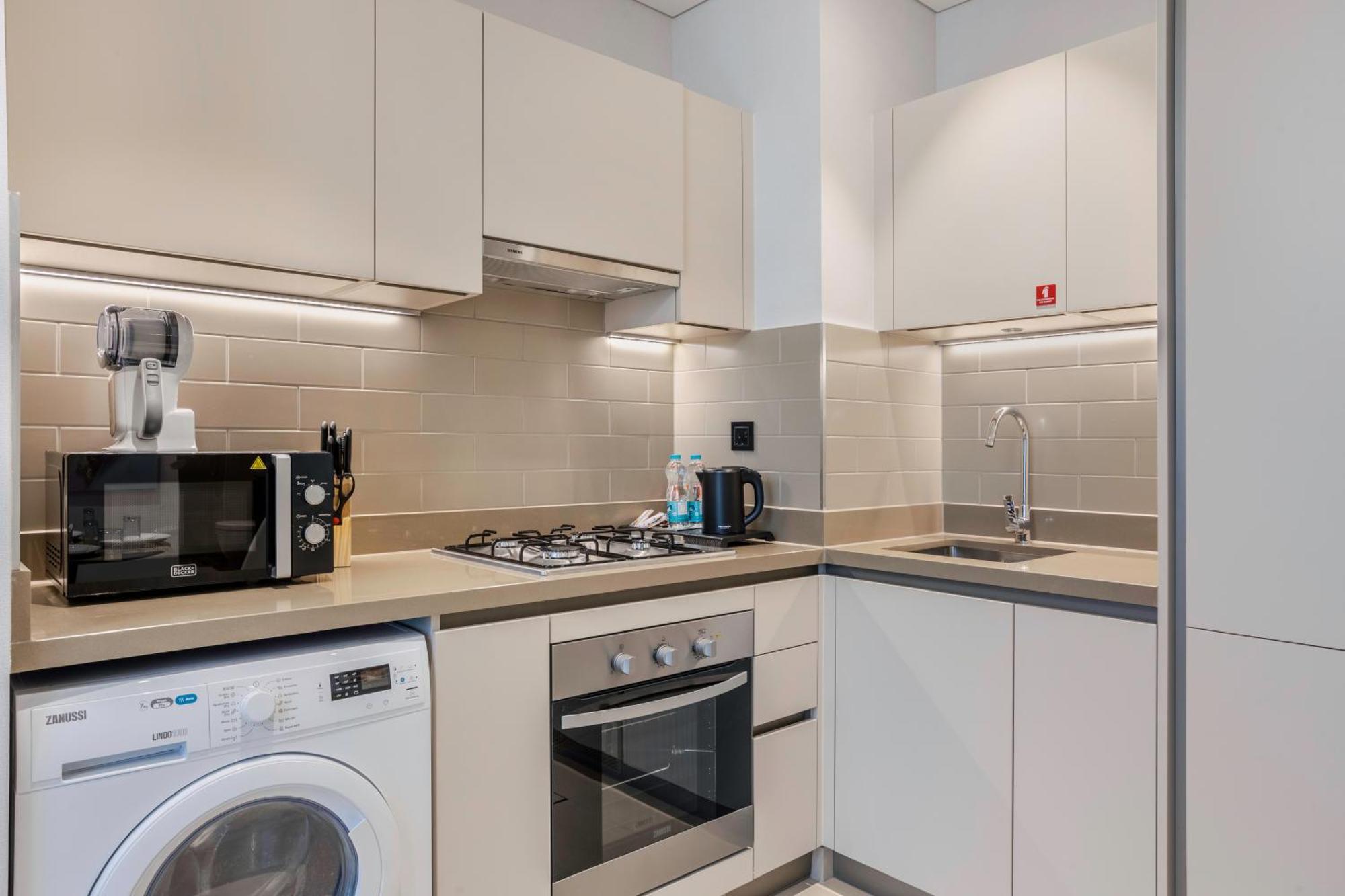 STAY Stunning 1 Bedroom Holiday Home Near Burj Khalifa Dubai Exteriör bild